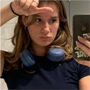 Sono una studentessa di 17 anni che frequenta la quarta di un liceo linguistico. Sono disponibile per aiuto compiti e ripetizioni ma anche per aiutare a consolidare un metodo di studio e a riempire lacune su determinati argomenti. Sono molto ferrata per